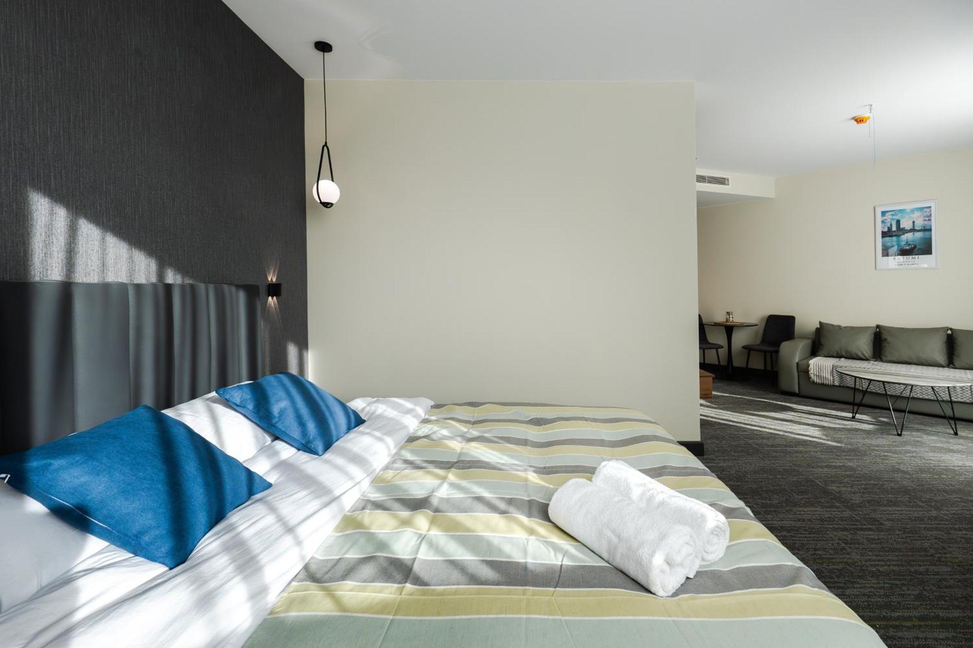 Nova Luxe Hotel & Residences Batumi Exterior foto